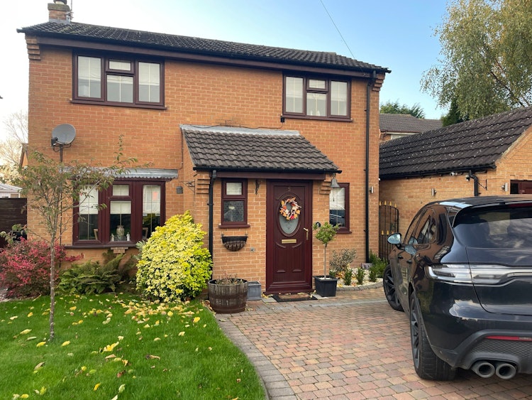 3 bedroom detached house