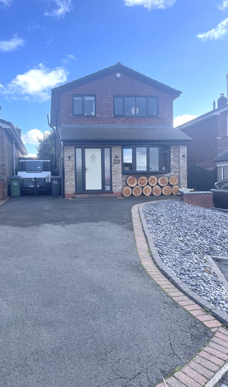3 bedroom detached house