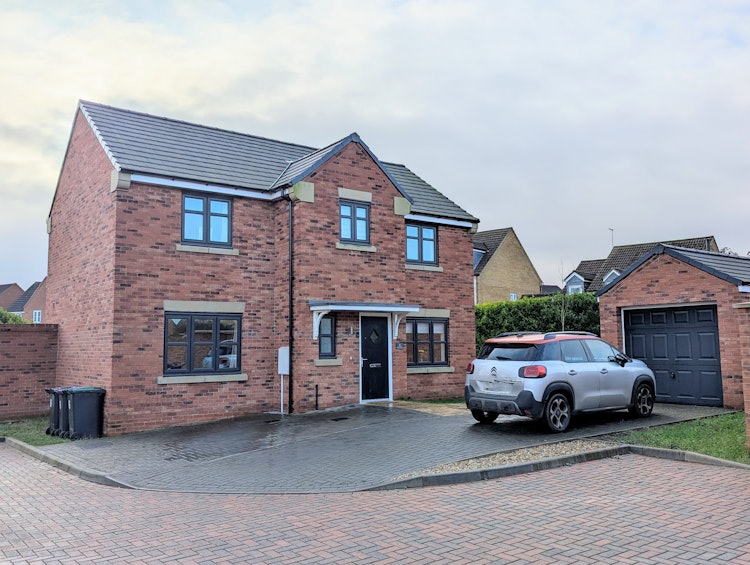 4 bedroom detached house
