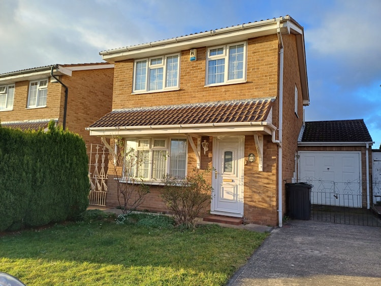 3 bedroom detached house