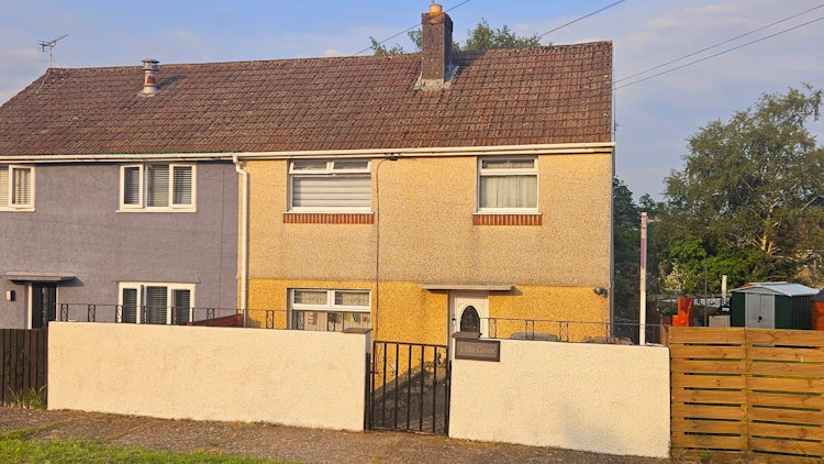 3 bedroom semi-detached house