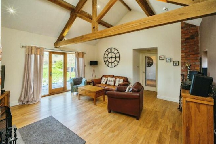 4 bedroom detached house