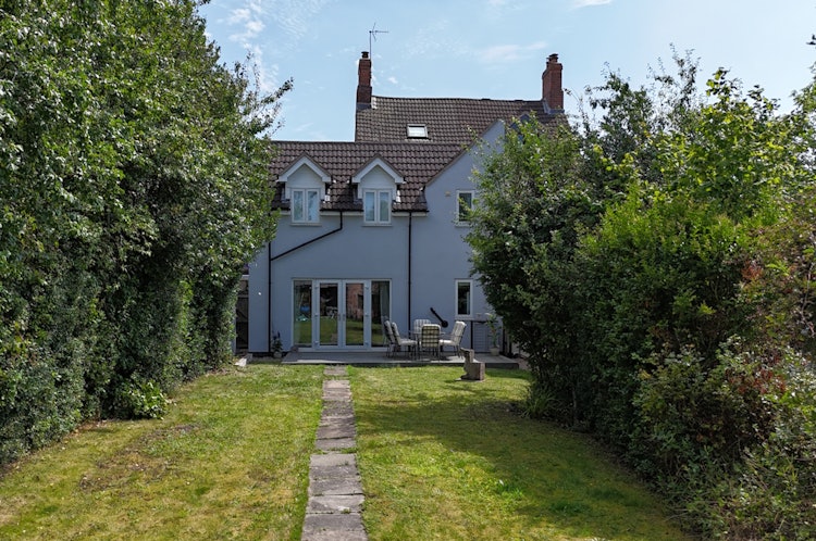 4 bedroom semi-detached house