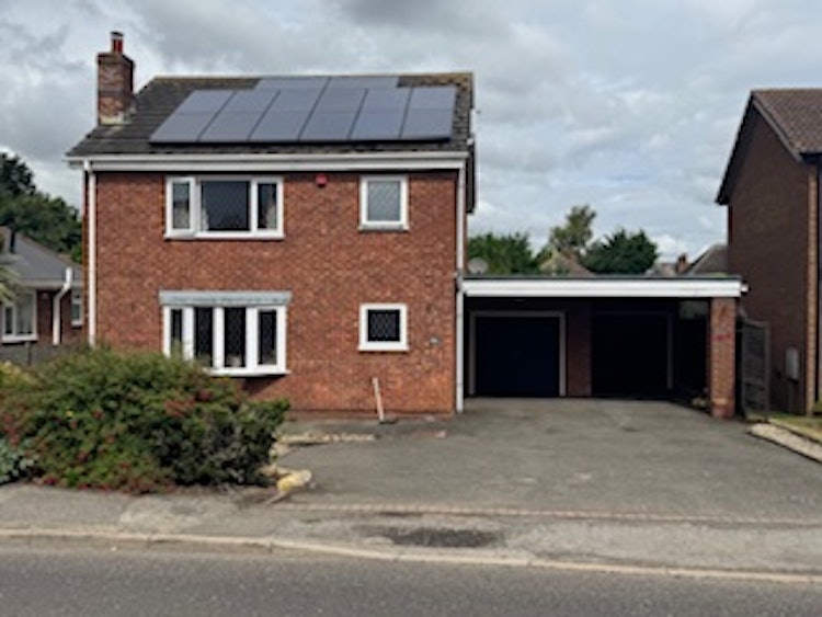 3 bedroom detached house