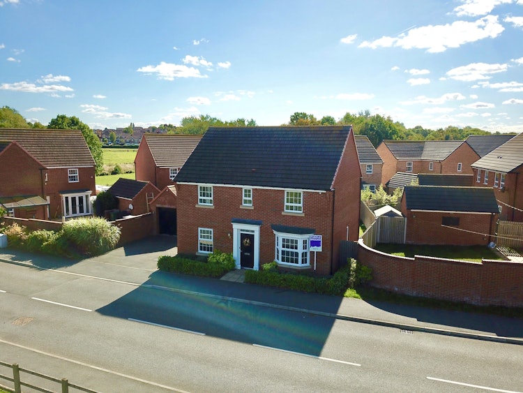 4 bedroom detached house