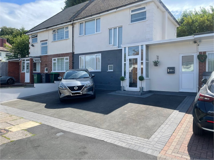 3 bedroom semi-detached house