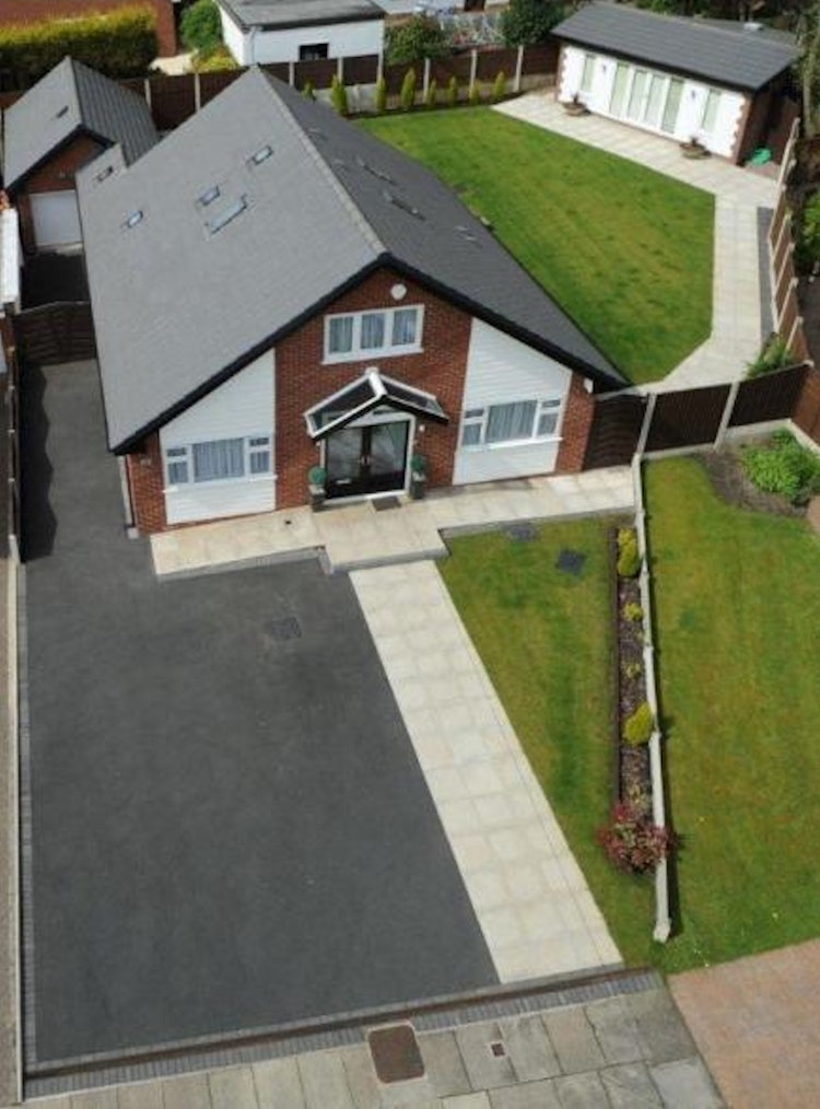 4 bedroom detached house