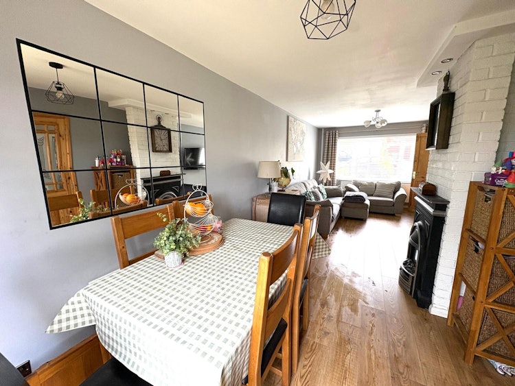 3 bedroom semi-detached house