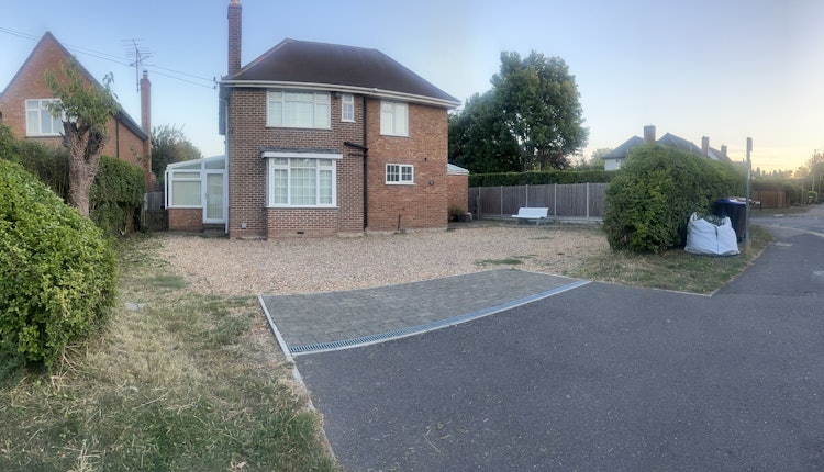 4 bedroom detached house