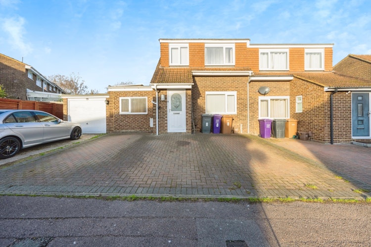 3 bedroom semi-detached house