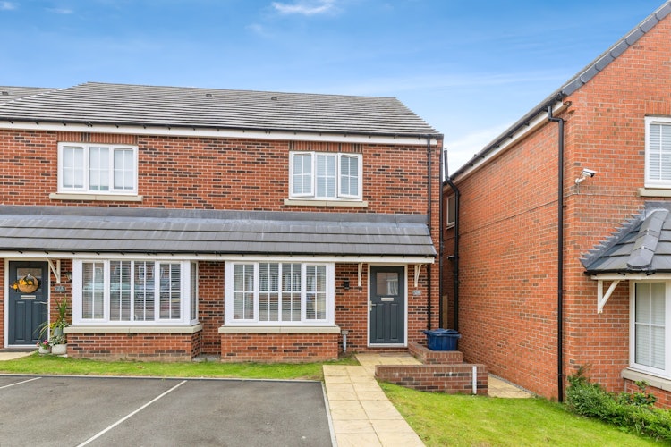 3 bedroom semi-detached house