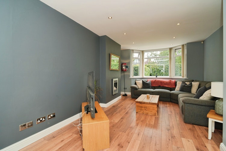 4 bedroom semi-detached house