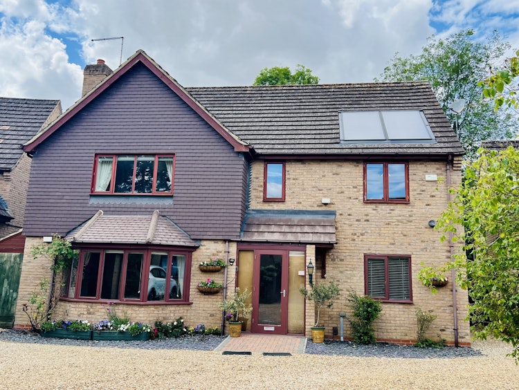 4 bedroom detached house