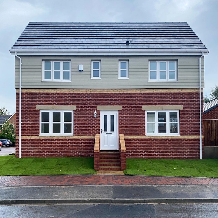 4 bedroom detached house