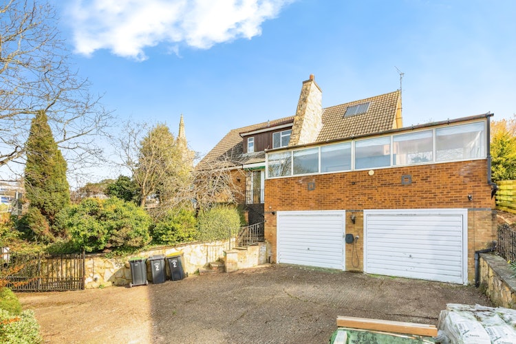4 bedroom detached house