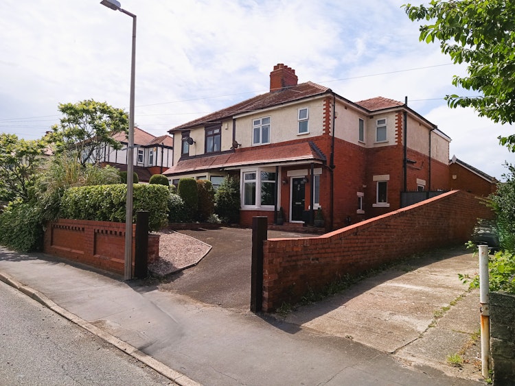 3 bedroom semi-detached house