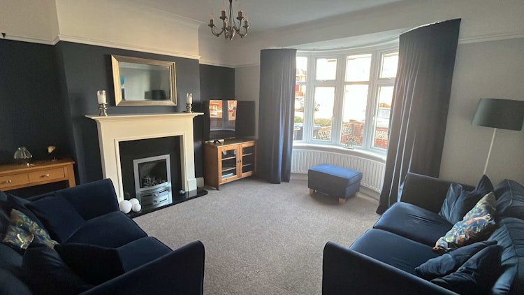5 bedroom semi-detached house