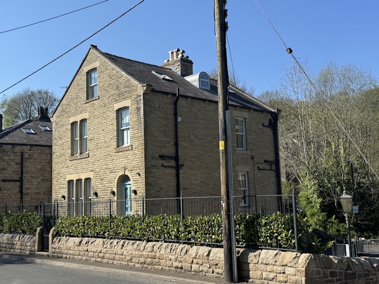 4 bedroom detached house