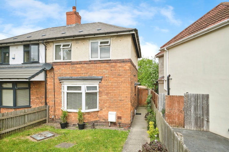 3 bedroom end of terrace house
