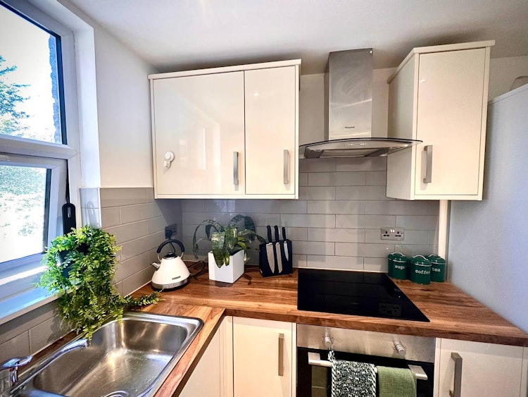 4 bedroom semi-detached house