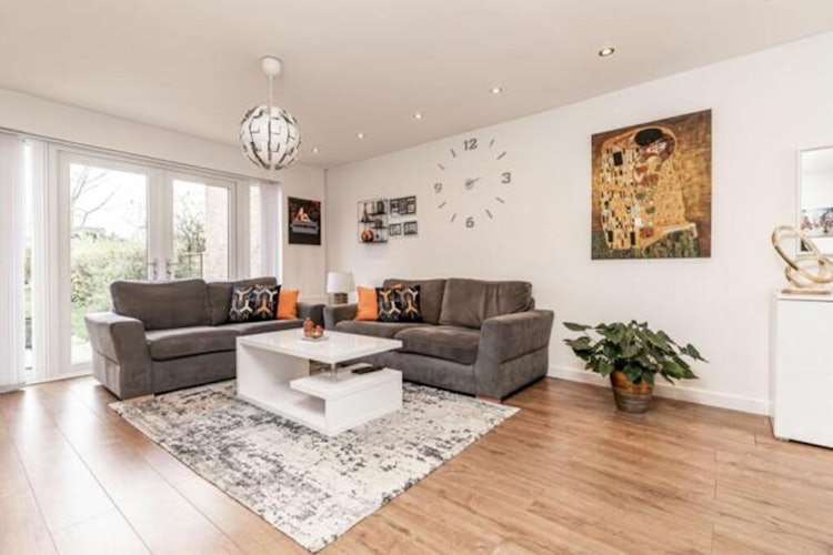 4 bedroom semi-detached house