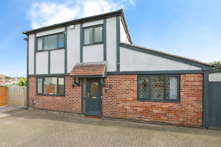 3 bedroom detached house