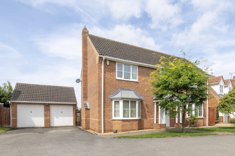 4 bedroom detached house