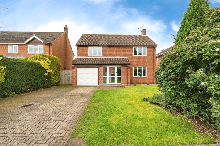 4 bedroom detached house