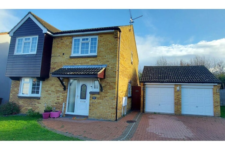 4 bedroom detached house