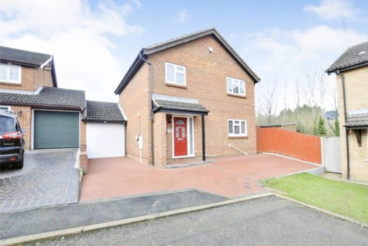 4 bedroom detached house