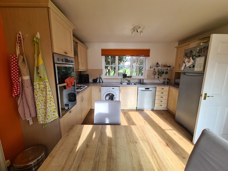 3 bedroom end of terrace house
