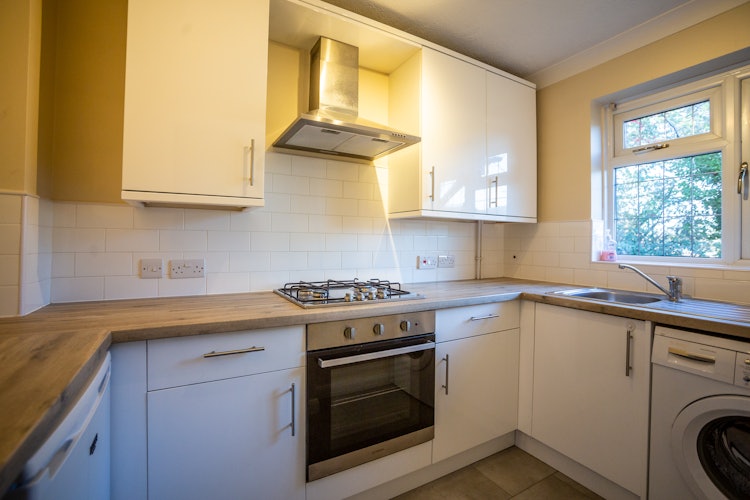 2 bedroom end of terrace house
