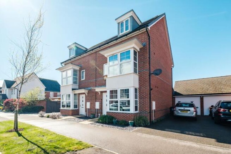 4 bedroom semi-detached house