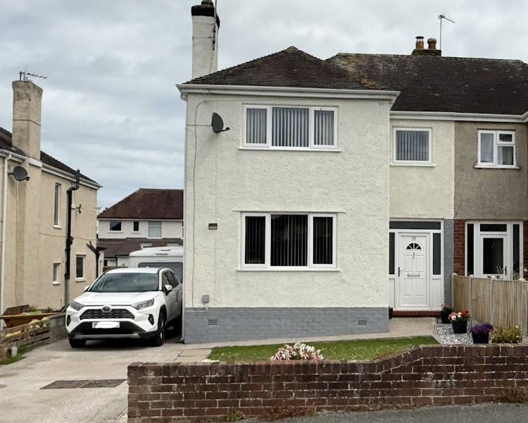 3 bedroom semi-detached house