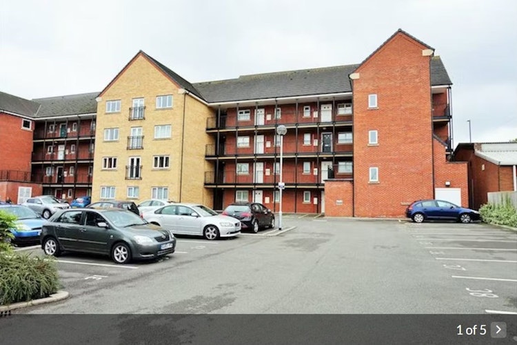 2 bedroom flat