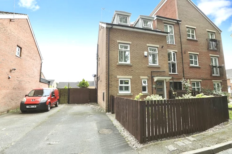4 bedroom town house