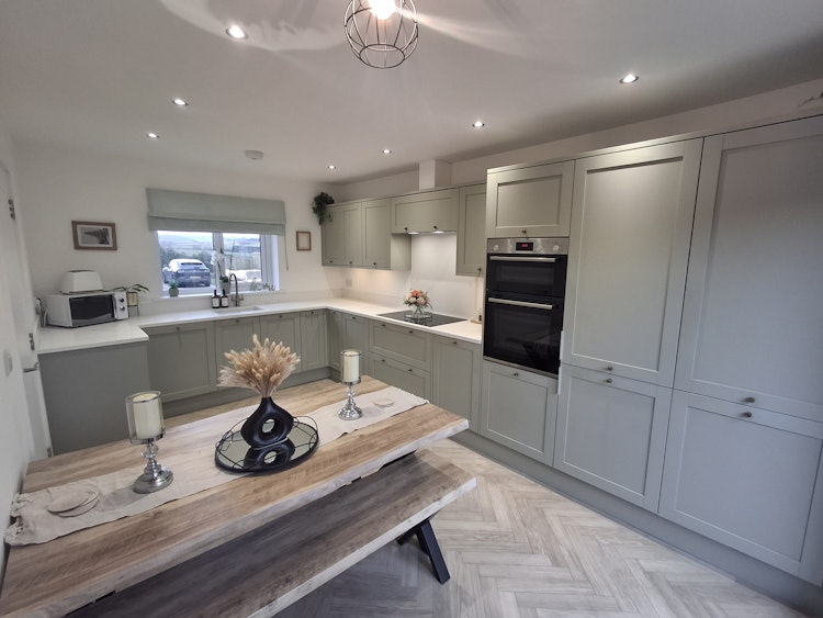 5 bedroom semi-detached house