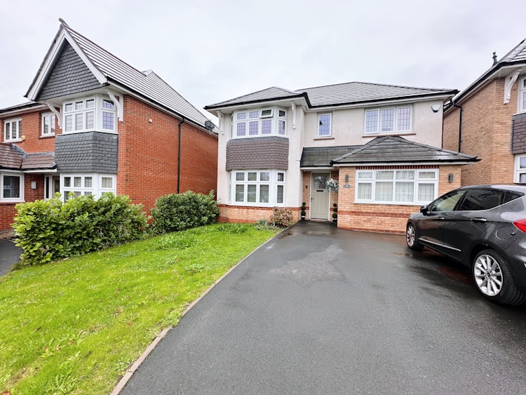 4 bedroom detached house
