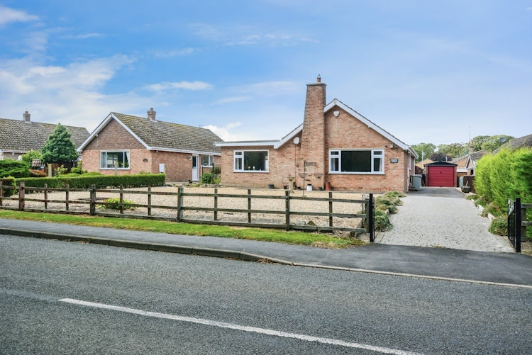 2 bedroom detached bungalow