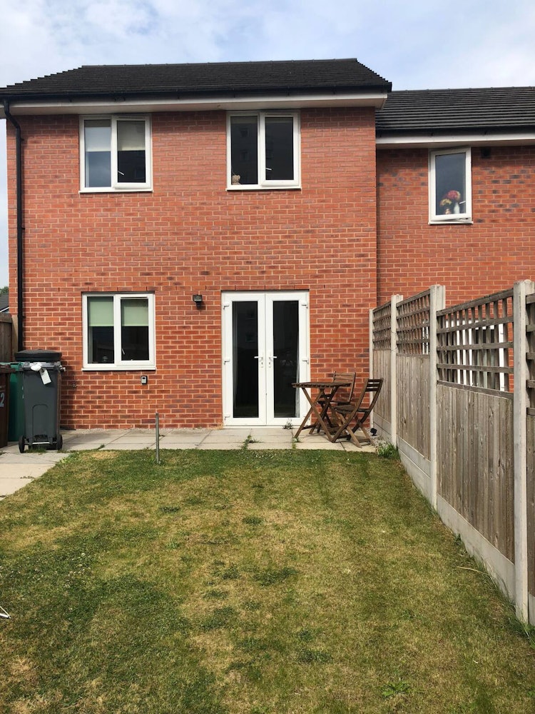3 bedroom end of terrace house
