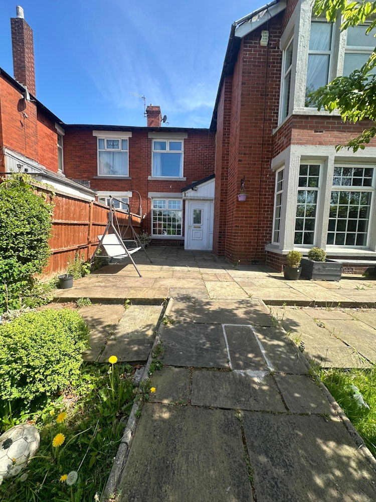 4 bedroom terraced house
