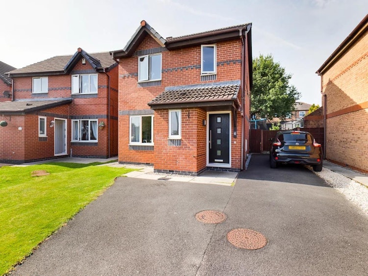 3 bedroom detached house