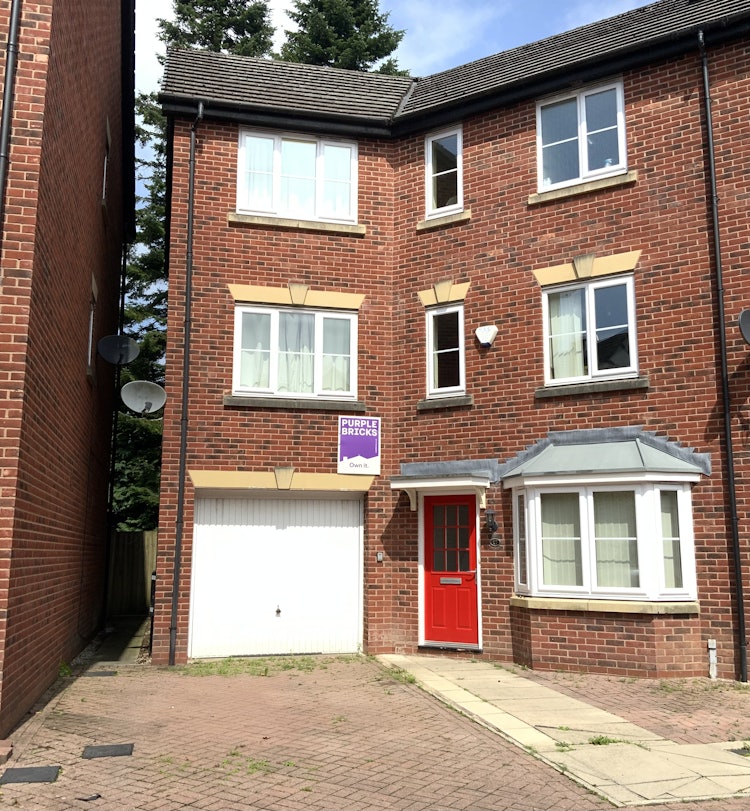 6 bedroom semi-detached house
