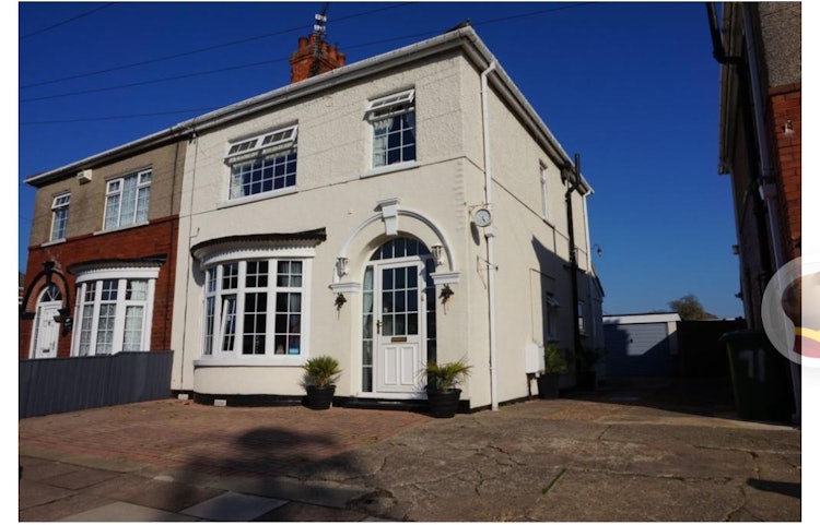 3 bedroom semi-detached house