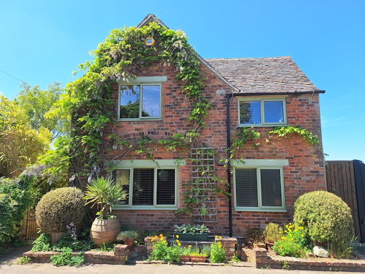 4 bedroom detached house