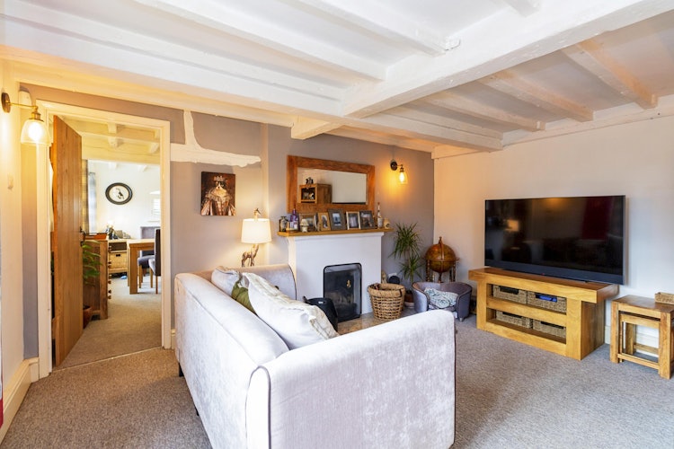 3 bedroom detached house