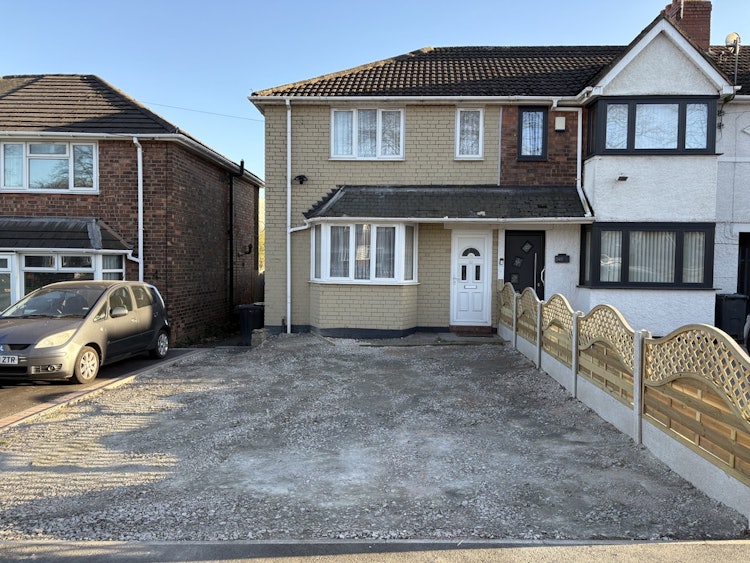 3 bedroom end of terrace house