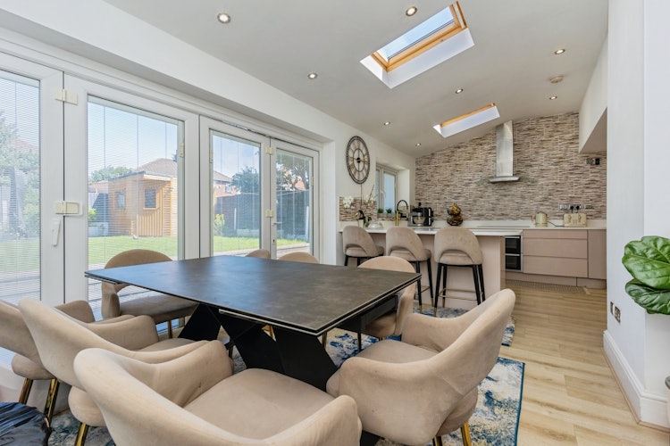 5 bedroom semi-detached house