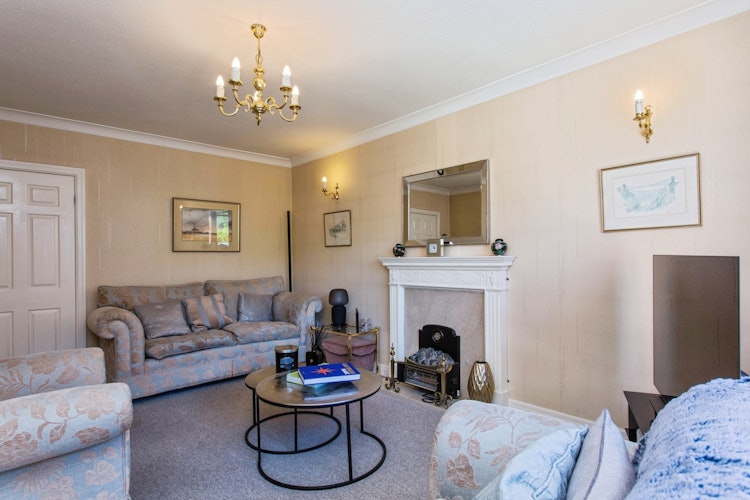3 bedroom link detached house