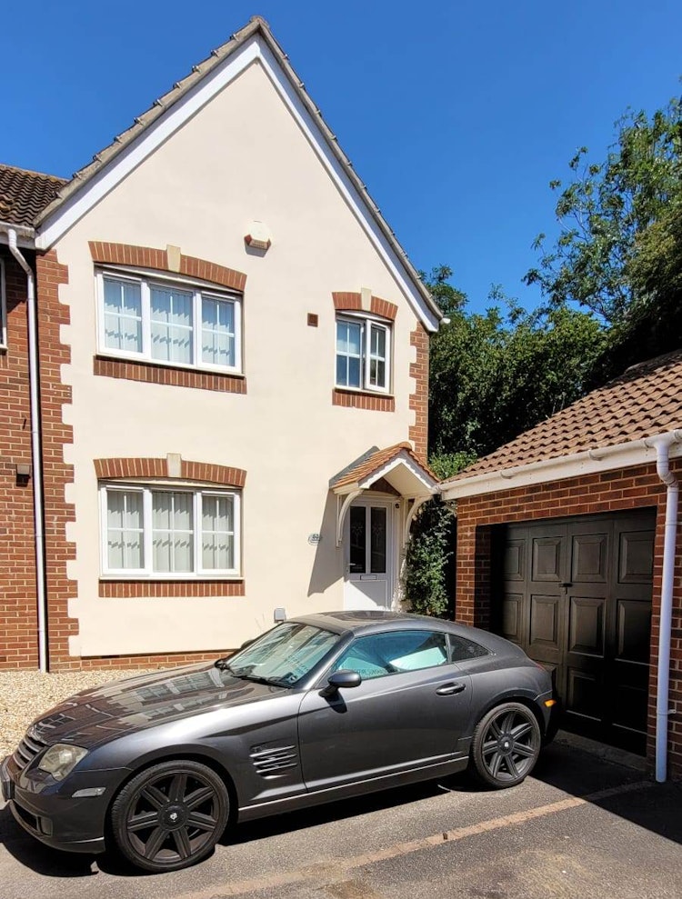 3 bedroom end of terrace house